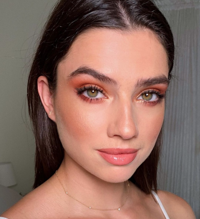 Natural-orange-eyeshadow-1-675x740 60+ Hottest Smokey Eye Makeup Looks in 2022