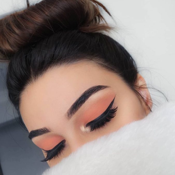Natural-orange-eyeshadow-2-675x673 60+ Hottest Smokey Eye Makeup Looks in 2022