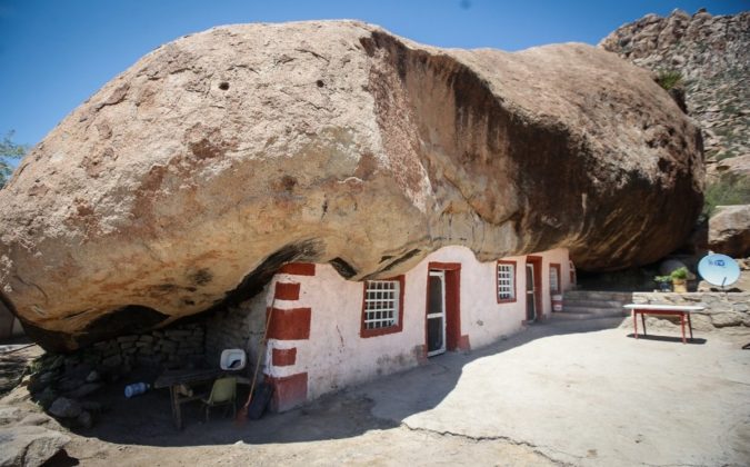 Rock house Top 25 Strangest Houses around the World - 38