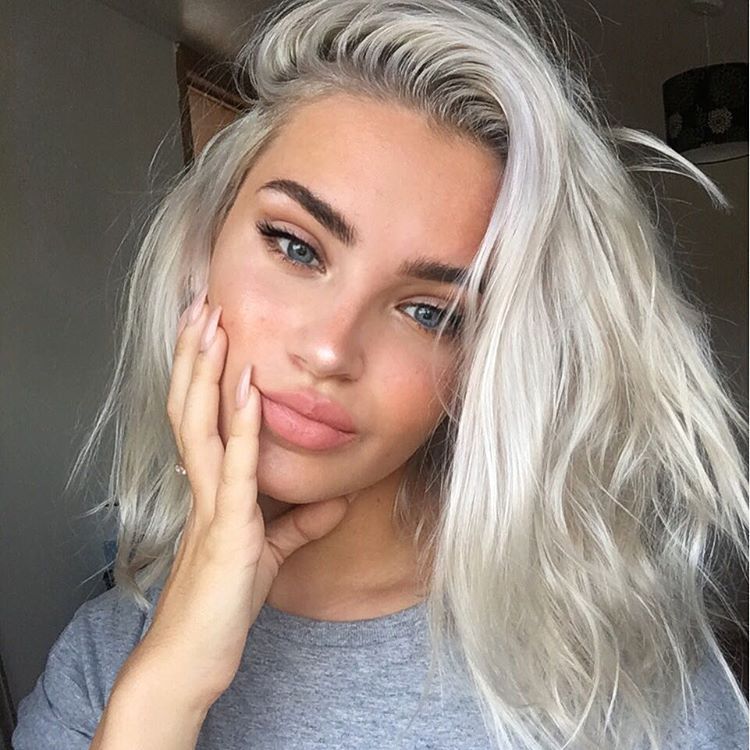 Silver-Blonde-3 Top 10 Hair Color Trends for Blonde Women in 2022