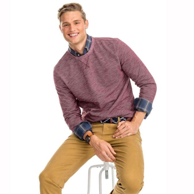120+ Fashion Trends and Looks for College Students 1 Sweater and long sleeve button down 120+ Fashion Trends and Looks for College Students - 1
