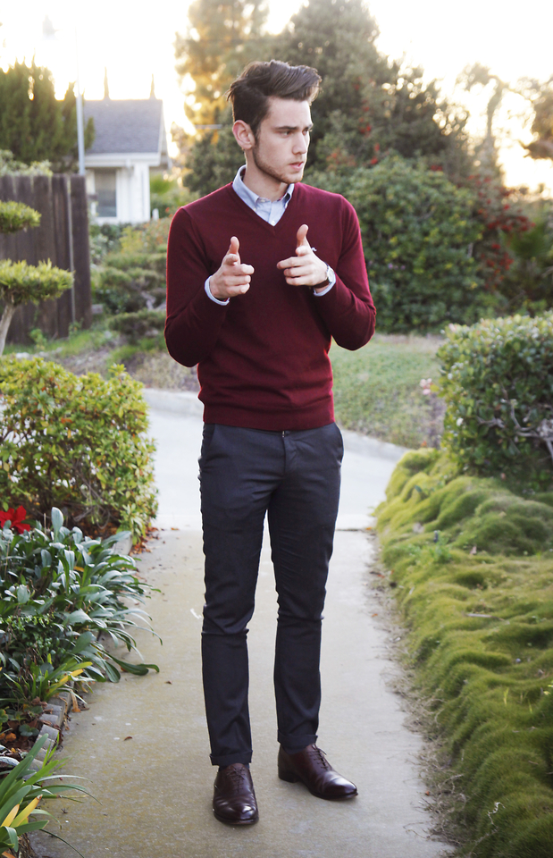 Sweater and long sleeve button down. 1 120+ Fashion Trends and Looks for College Students - 5