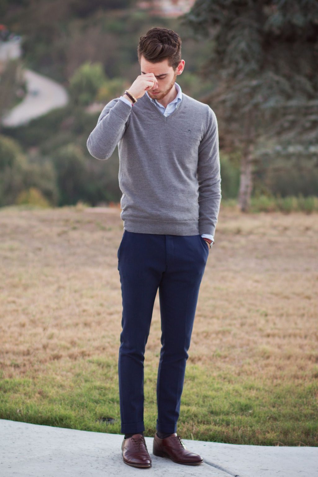 120+ Fashion Trends and Looks for College Students 3 Sweater and long sleeve button down.. 120+ Fashion Trends and Looks for College Students - 3