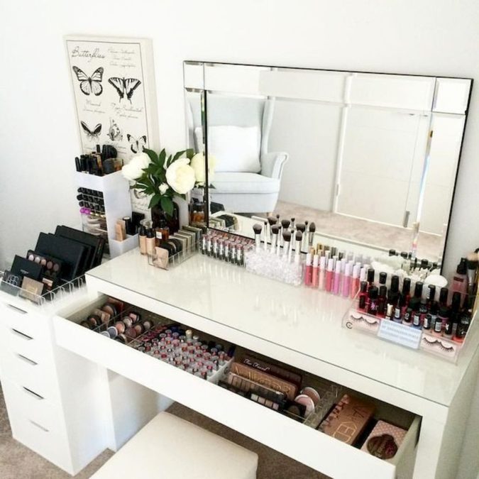 Table with multiple storage space. 3 Hottest 50+ Stylish Makeup Vanity Ideas - 13