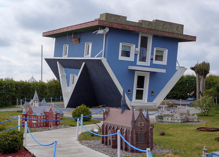 Upside Down House Top 25 Strangest Houses around the World - 11