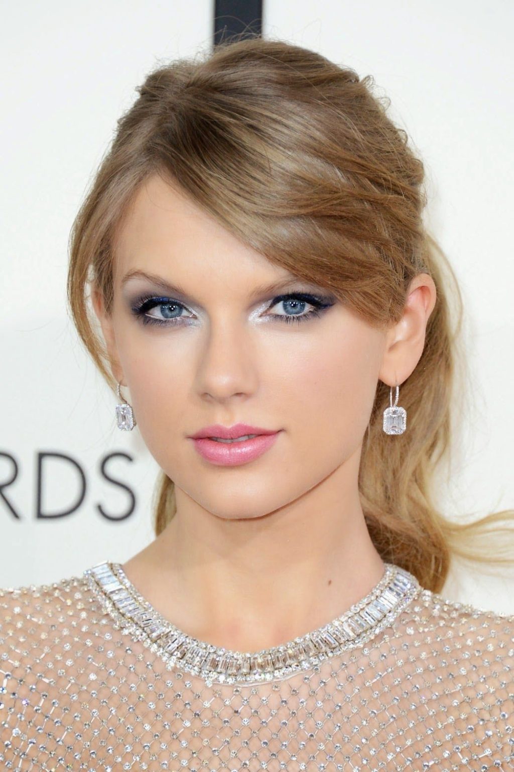 bluish grey smokey eye 2 60+ Hottest Smokey Eye Makeup Looks - 2