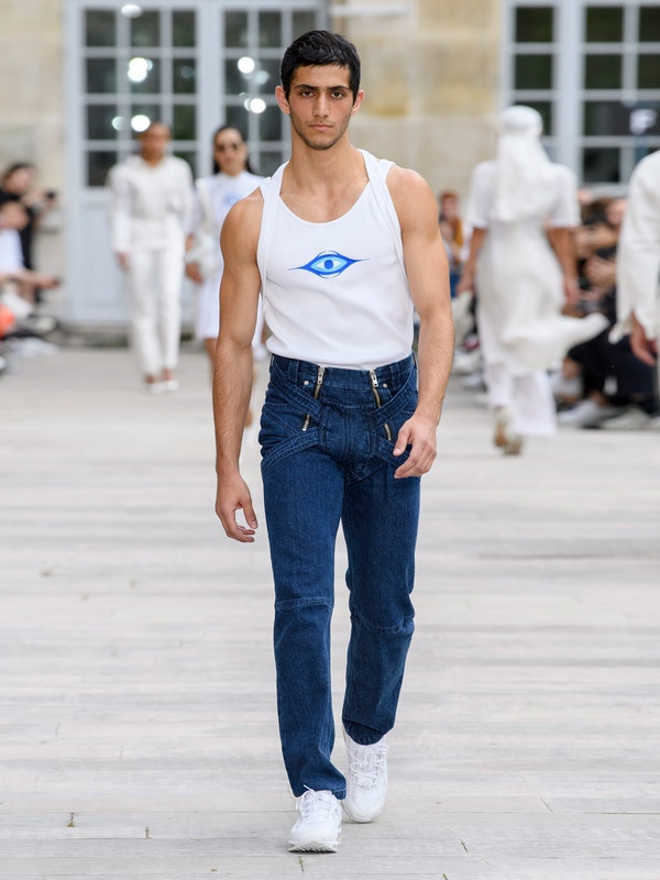 Materials that Could Make the Biggest Impact on Fashion World 6 organic cotton jeans men outfit Materials that Could Make the Biggest Impact on Fashion World - 6