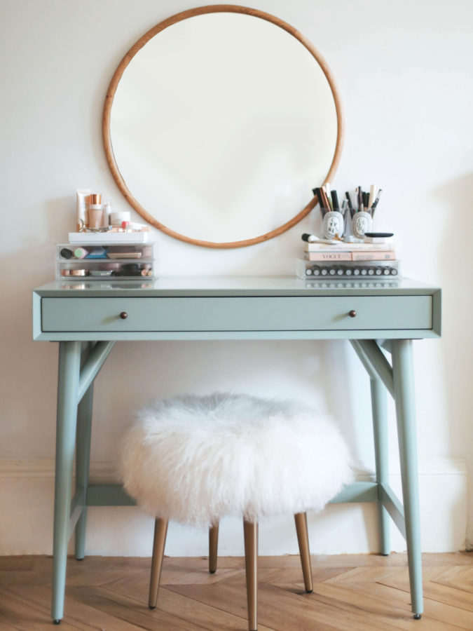 round regular mirror. Hottest 50+ Stylish Makeup Vanity Ideas - 21