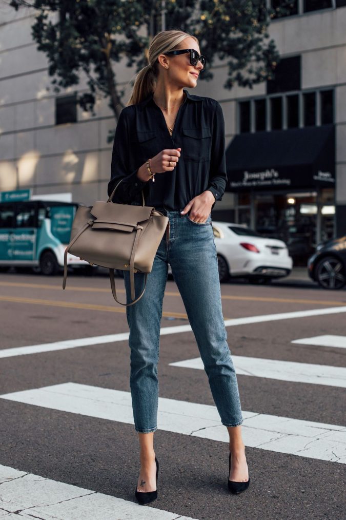 women outfit jeans black shirt What Women Should Wear for a Business Meeting [60+ Outfit Ideas] - 29