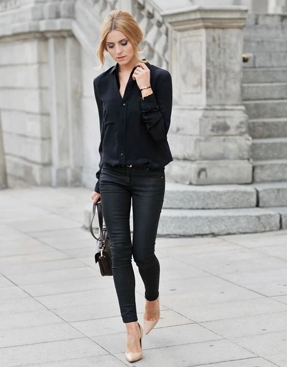 women outfit shirt and jeans What Women Should Wear for a Business Meeting [60+ Outfit Ideas] - 28