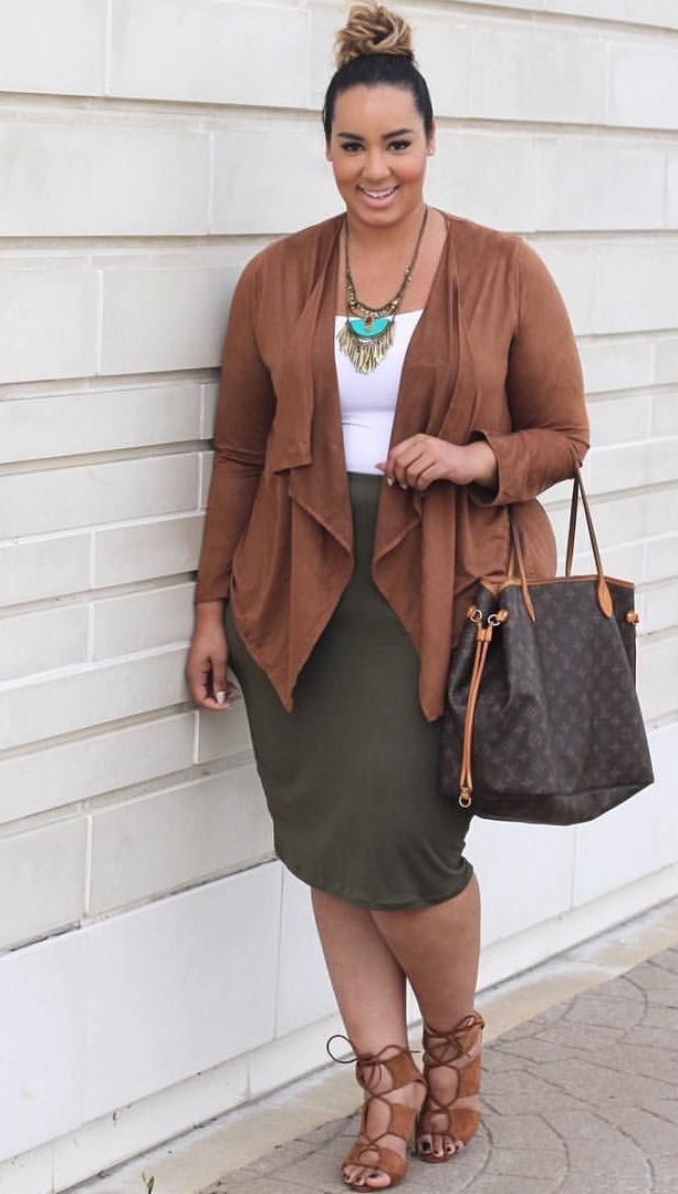 Autumn-palette-and-green-combination.. 115+ Elegant Work Outfit Ideas for Plus Size Ladies