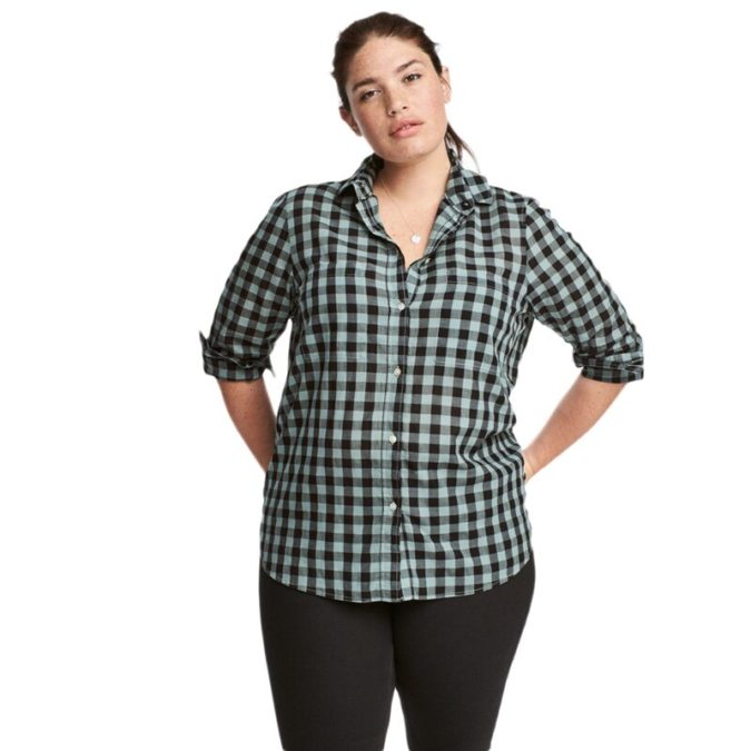 Button top and trousers 115+ Elegant Work Outfit Ideas for Plus Size Ladies - 4
