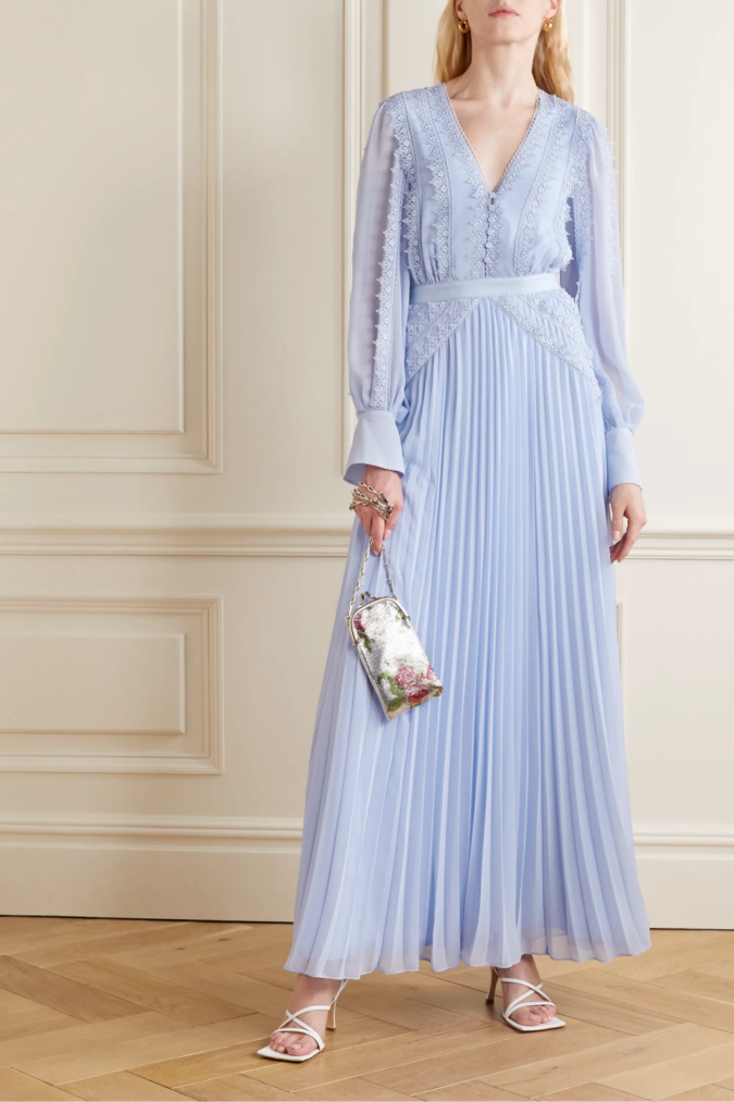 Chiffon gown. 120 Splendid Women's Outfits for Evening Weddings - 45