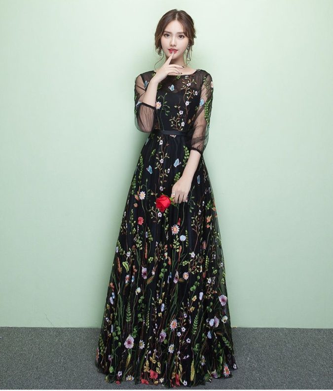 Embroidered floral gown. 1 120 Splendid Women's Outfits for Evening Weddings - 37