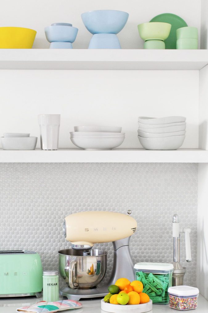 Grouping by color. 100+ Smartest Storage Ideas for Small Kitchens - 43