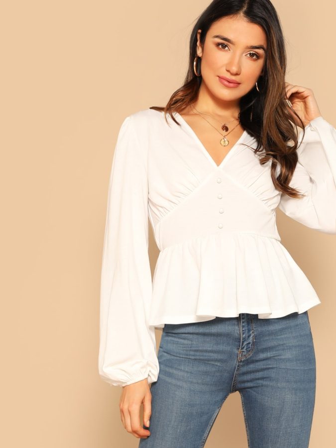 140 First-Date Outfit Ideas That Make You Special 57 Jeans with dressy blouse 140 First-Date Outfit Ideas That Make You Special - 57
