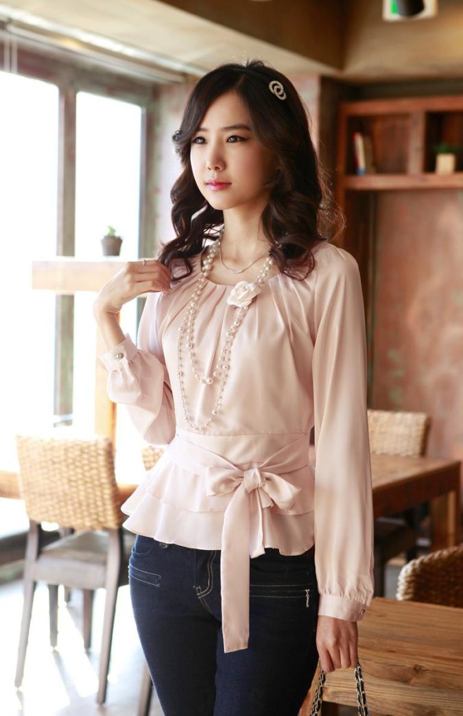 140 First-Date Outfit Ideas That Make You Special 58 Jeans with dressy blouse. 2 140 First-Date Outfit Ideas That Make You Special - 58