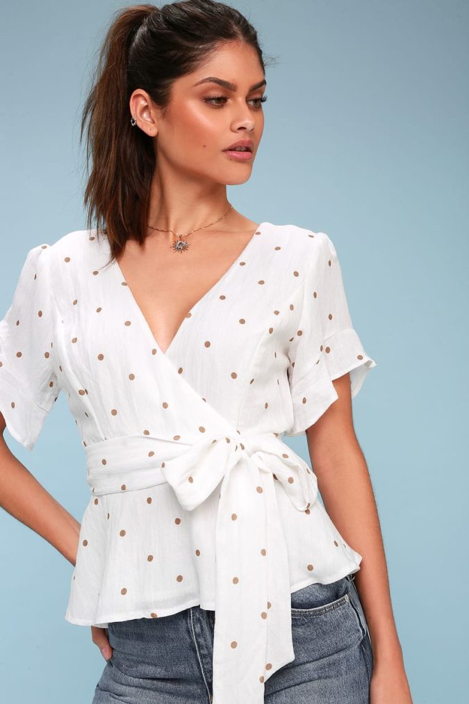 140 First-Date Outfit Ideas That Make You Special 63 Jeans with dressy blouse.. 140 First-Date Outfit Ideas That Make You Special - 63