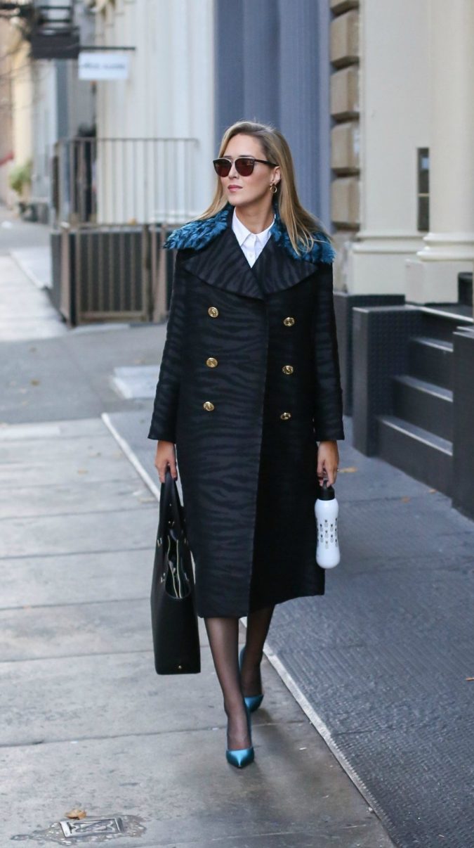 Navy overcoats. 2 140+ Lovely Women's Outfit Ideas for Winter - 24