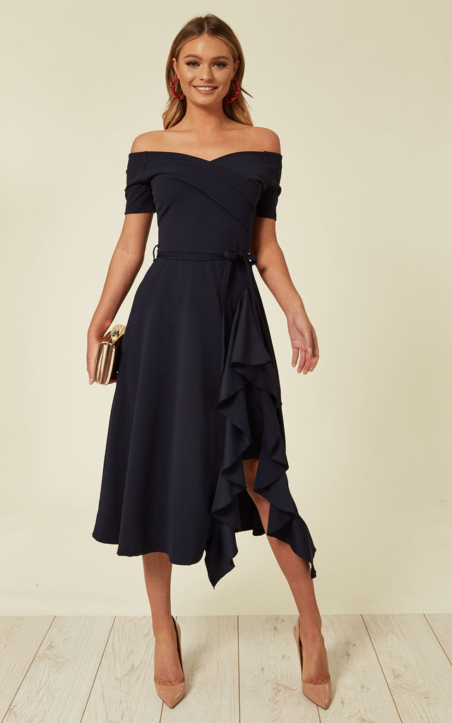 Off shoulder dress 120+ Breathtaking Birthday Party Outfits for Ladies - 42