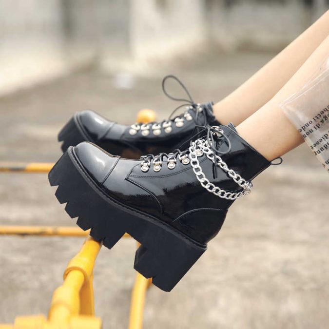 Platform Boots.. 140+ Lovely Women's Outfit Ideas for Winter - 44