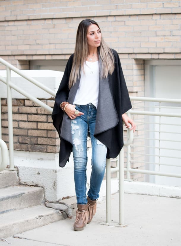 140+ Lovely Women's Outfit Ideas for Winter 14 Poncho jacket and jeans. 3 140+ Lovely Women's Outfit Ideas for Winter - 14