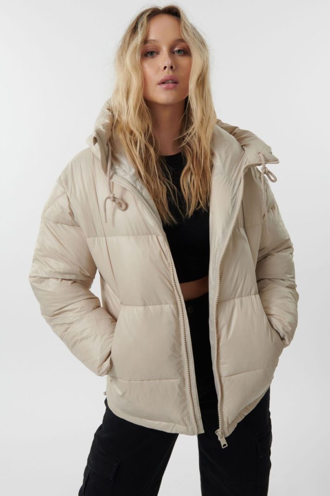 Puffer-Coats.-1-675x1013 140+ Lovely Women's Outfit Ideas for Winter in 2021