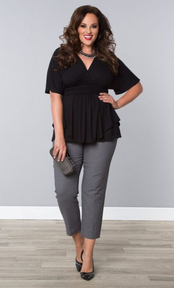 Simple and elegant. 115+ Elegant Work Outfit Ideas for Plus Size Ladies - 4