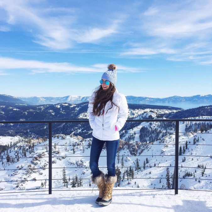 Ski Jackets 140+ Lovely Women's Outfit Ideas for Winter - 25