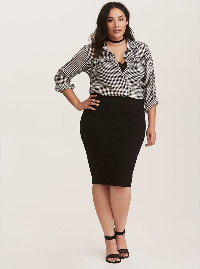 Skirt and shirt 115+ Elegant Work Outfit Ideas for Plus Size Ladies - 2