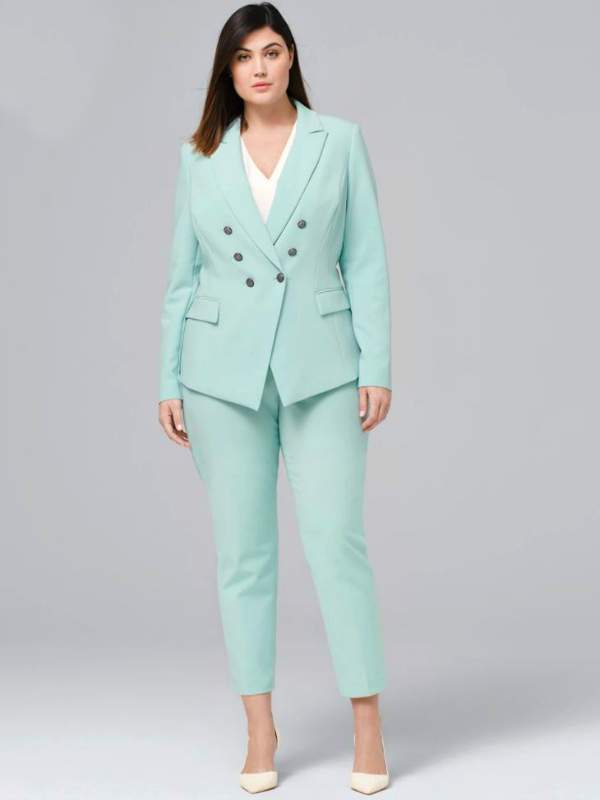 Special suit 115+ Elegant Work Outfit Ideas for Plus Size Ladies - 1