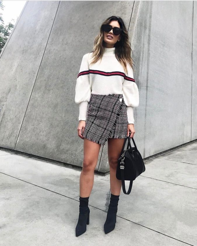Sweater with skirt.. 140 First-Date Outfit Ideas That Make You Special - 26
