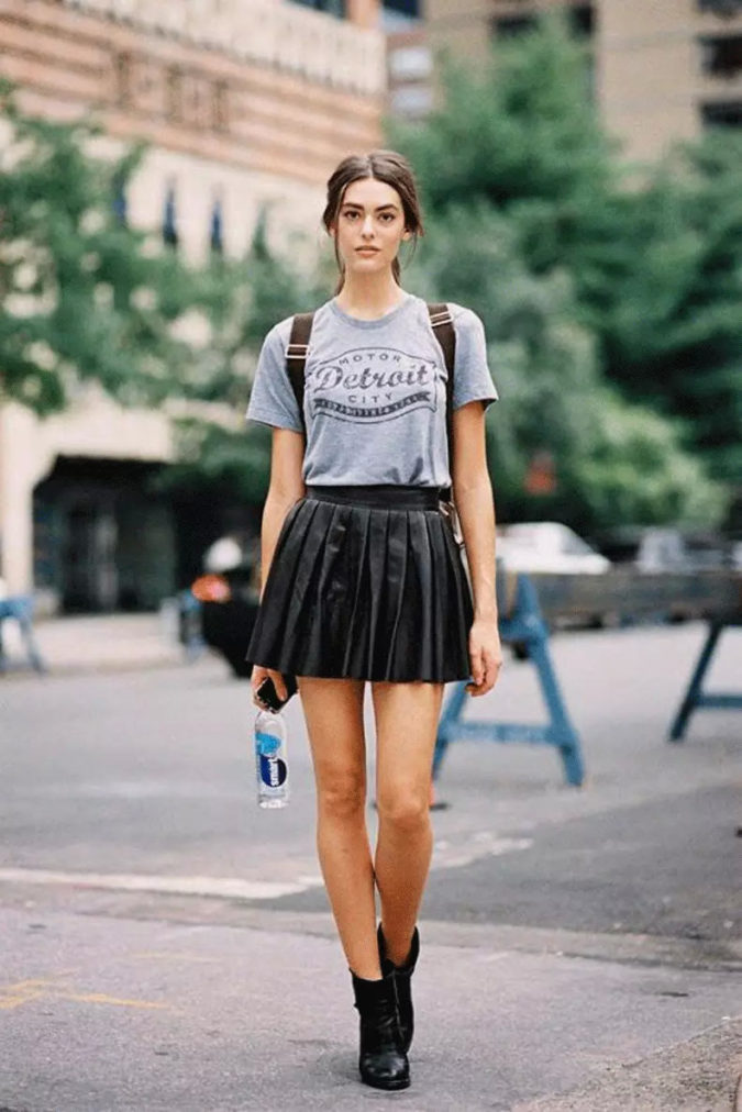140 First-Date Outfit Ideas That Make You Special 45 T shirt and miniskirt 1 140 First-Date Outfit Ideas That Make You Special - 45