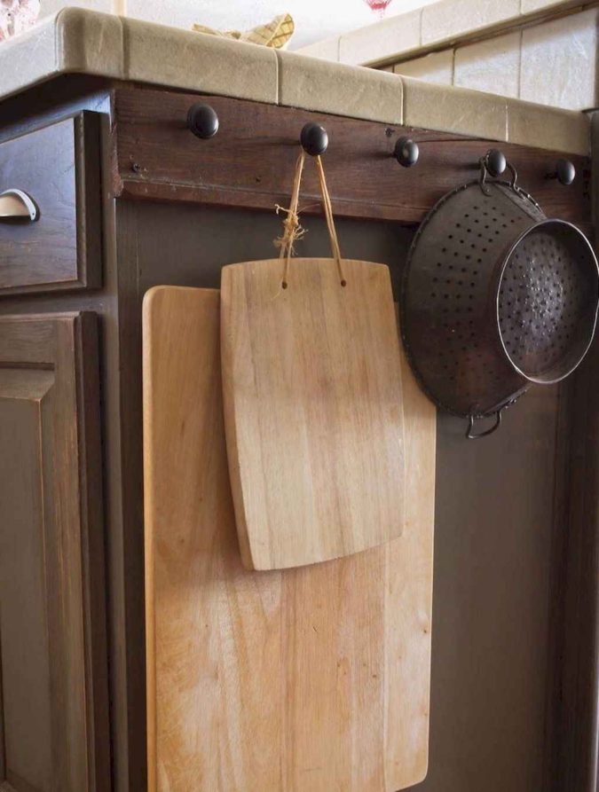 Using forgotten space 100+ Smartest Storage Ideas for Small Kitchens - 79