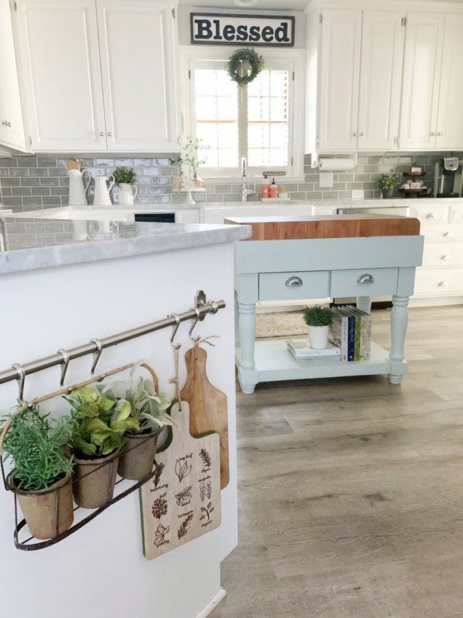 Using forgotten space.. 100+ Smartest Storage Ideas for Small Kitchens - 77