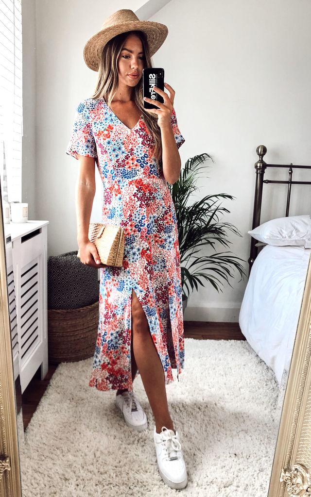 V neck midi dress 1 140 First-Date Outfit Ideas That Make You Special - 42