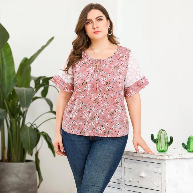 floral tops 115+ Elegant Work Outfit Ideas for Plus Size Ladies - 2