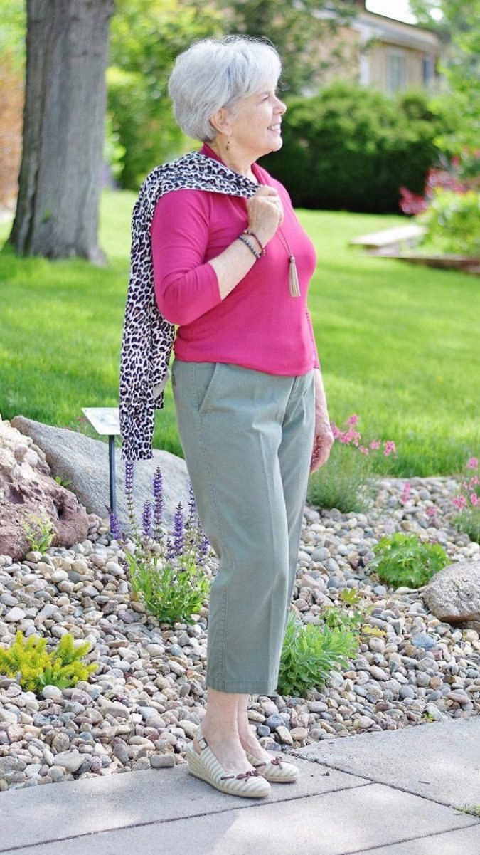 Capri-pants-..-675x1201 110+ Elegant Outfit Ideas for Women Over 60