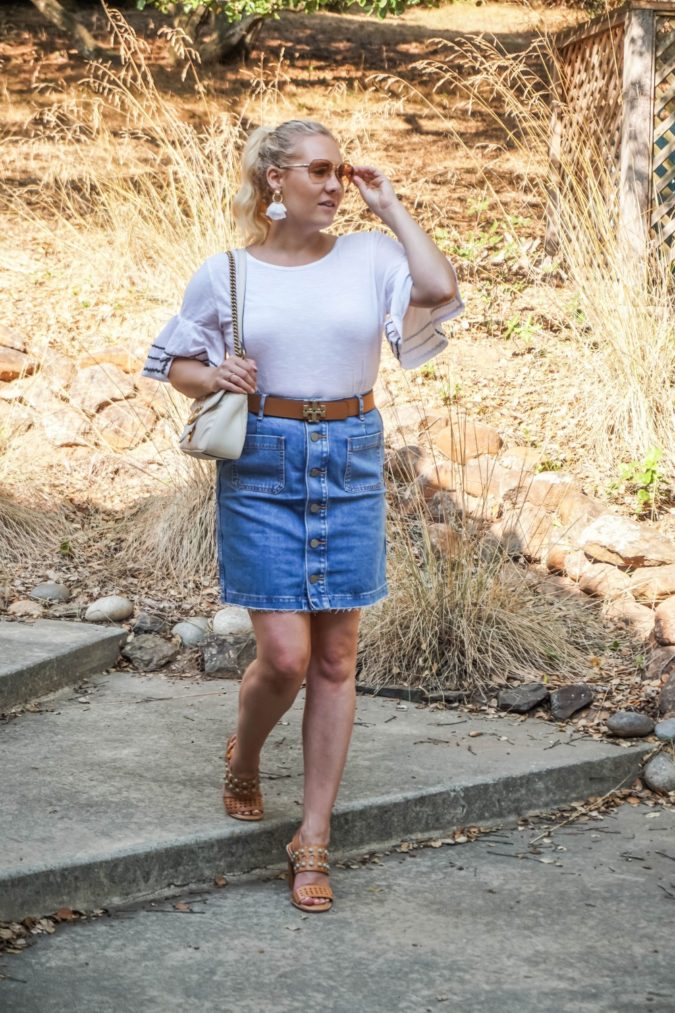 80+ Fabulous Outfits for Women Over 50 57 Denim jean skirt. 80+ Fabulous Outfits for Women Over 50 - 57