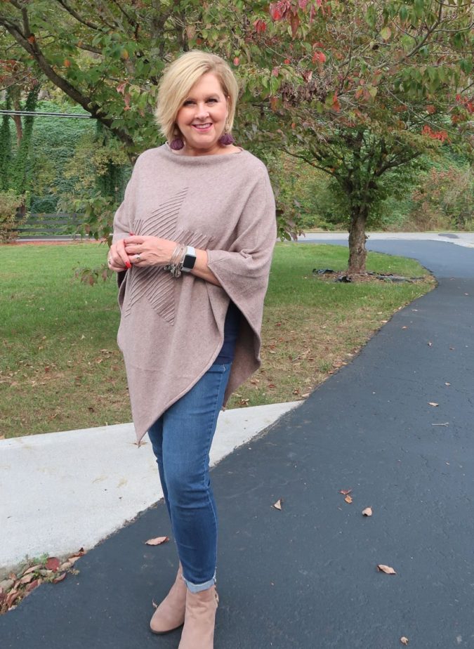 Poncho long sleeve and trousers 80+ Fabulous Outfits for Women Over 50 - 79