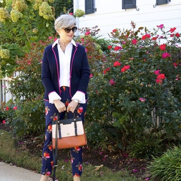 80+ Fabulous Outfits for Women Over 50 69 Printed pants .. 80+ Fabulous Outfits for Women Over 50 - 69