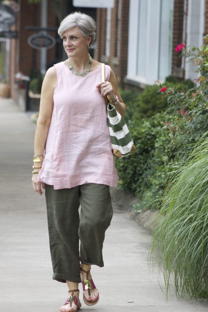 80+ Fabulous Outfits for Women Over 50 65 Sleeveless top 80+ Fabulous Outfits for Women Over 50 - 65