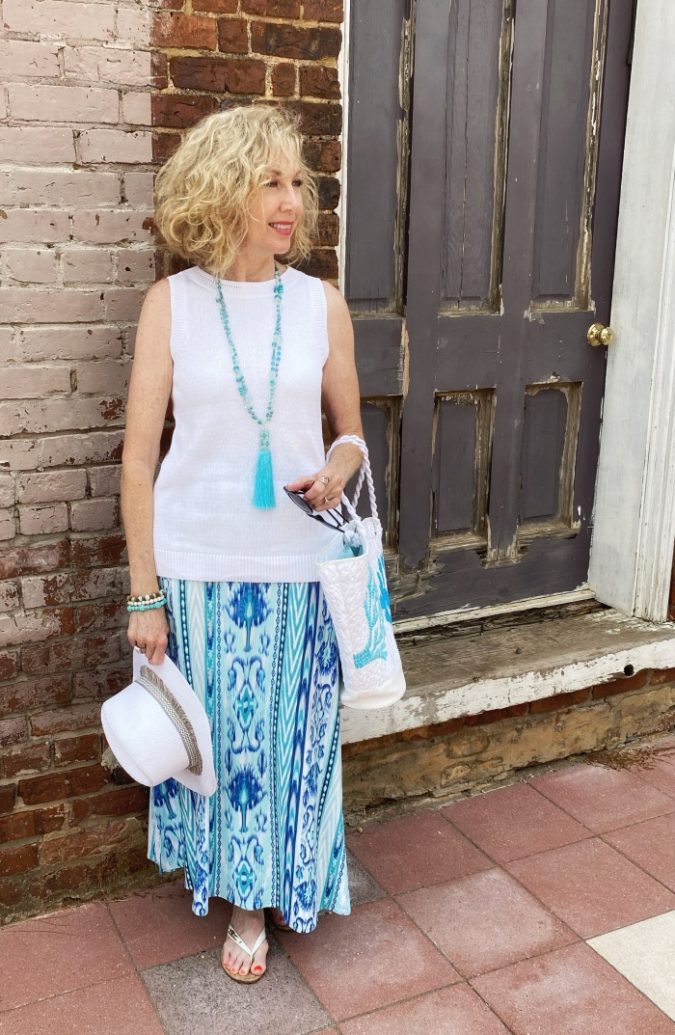 Sleeveless top. 1 80+ Fabulous Outfits for Women Over 50 - 63