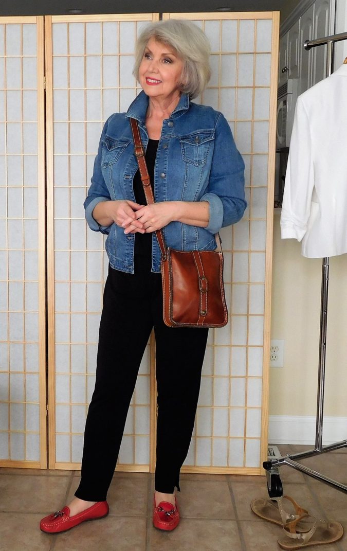Wearing denim 120+ Trendy Casual Clothes For 60 year Old Woman - 36 trendy casual clothes for 60 year old woman