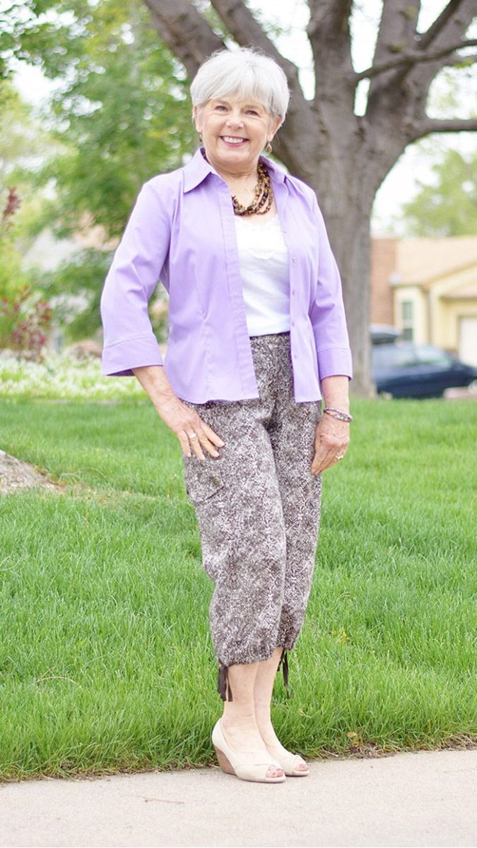 capri pants. 120+ Trendy Casual Clothes For 60 year Old Woman - 14 trendy casual clothes for 60 year old woman