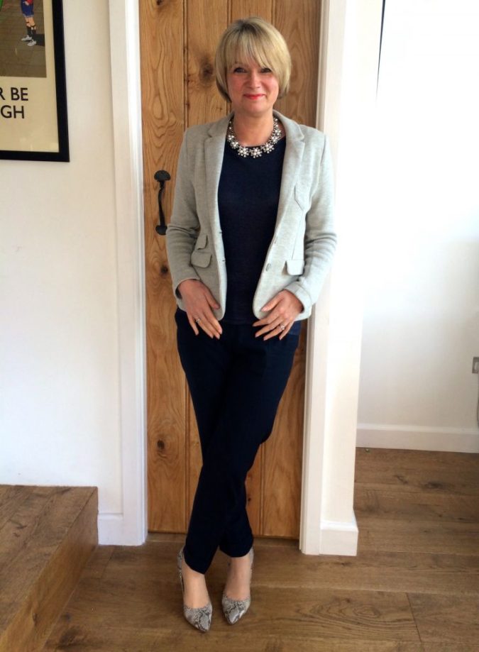 80+ Fabulous Outfits for Women Over 50 8 suit 1 80+ Fabulous Outfits for Women Over 50 - 8