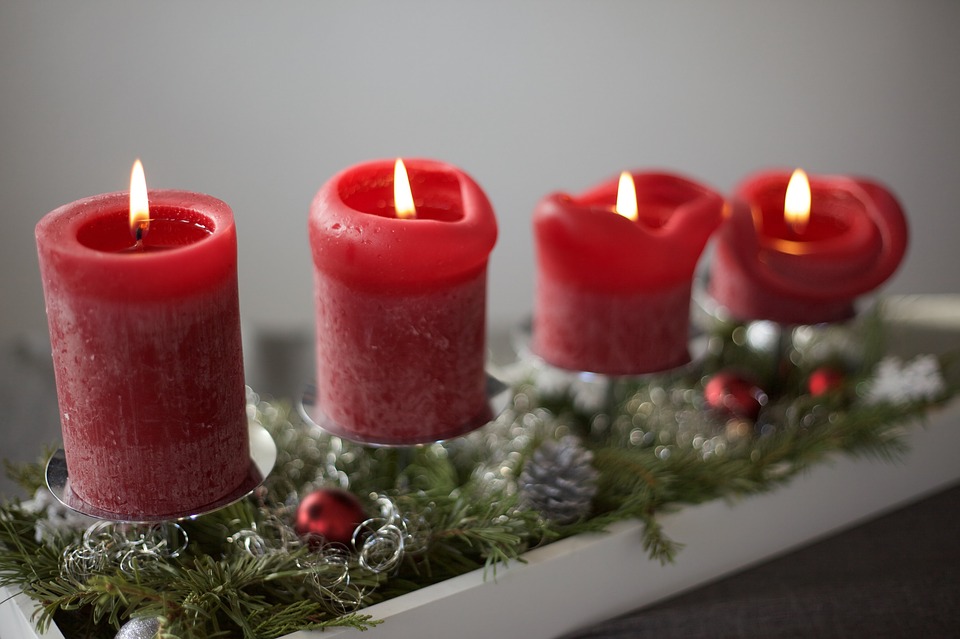 Candles 2 60+ Creative Christmas Decoration Ways for Your Home - 47