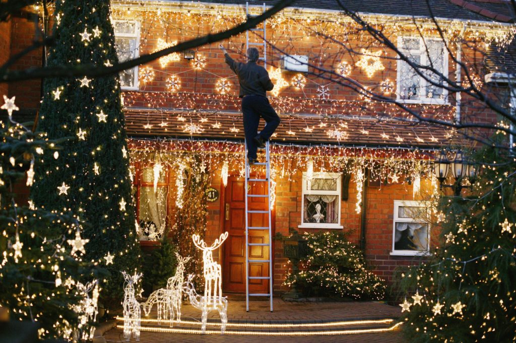 Christmas-decoration-1-1024x681 45+ Christmas Lights Decorations to Let Outdoor Area Twinkle