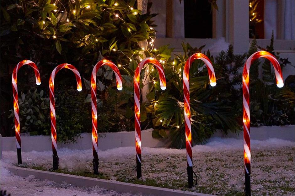 Christmas decorations. 1 45+ Christmas Lights Decorations to Let Outdoor Area Twinkle - 50