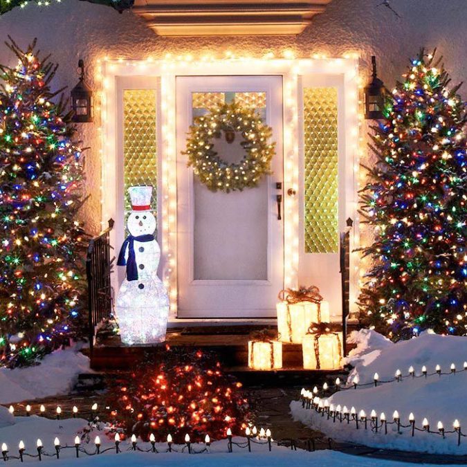 Christmas-light-decoration.-3-675x675 70+ Creative Christmas Decorations to Do in 2021